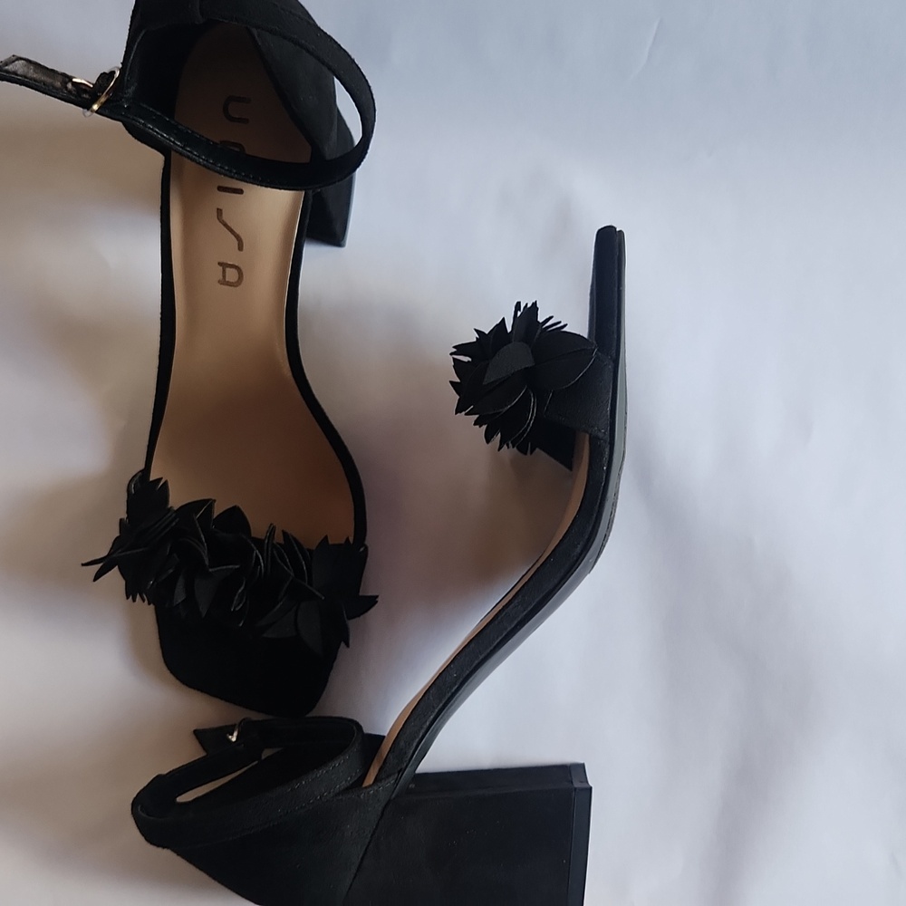 NIB Low Block Heel - Picture 8 of 11